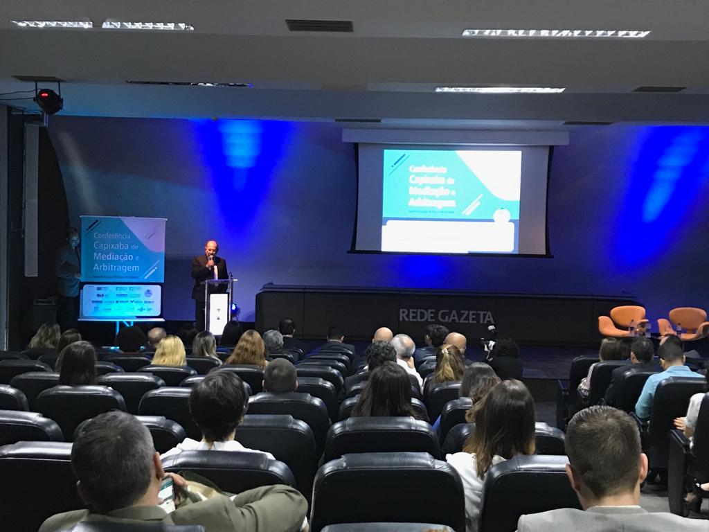 A Confer&ecirc;ncia Capixaba de Media&ccedil;&atilde;o e Arbitragem reuniu mais de cem pessoas no audit&oacute;rio da Rede Gazeta.