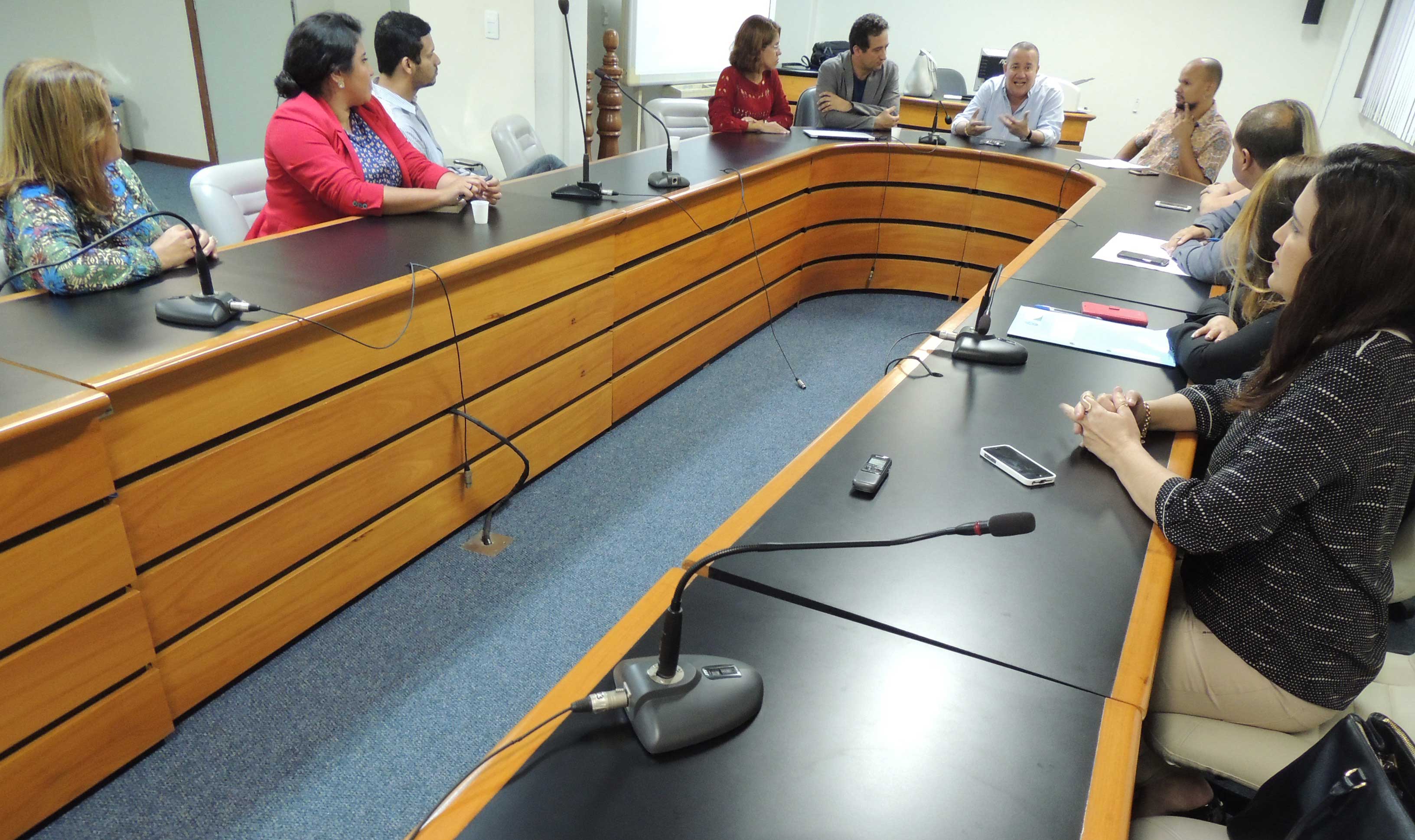 Comiss&atilde;o far&aacute; rodas de conversa mensais. Foto: Divulga&ccedil;&atilde;o. 