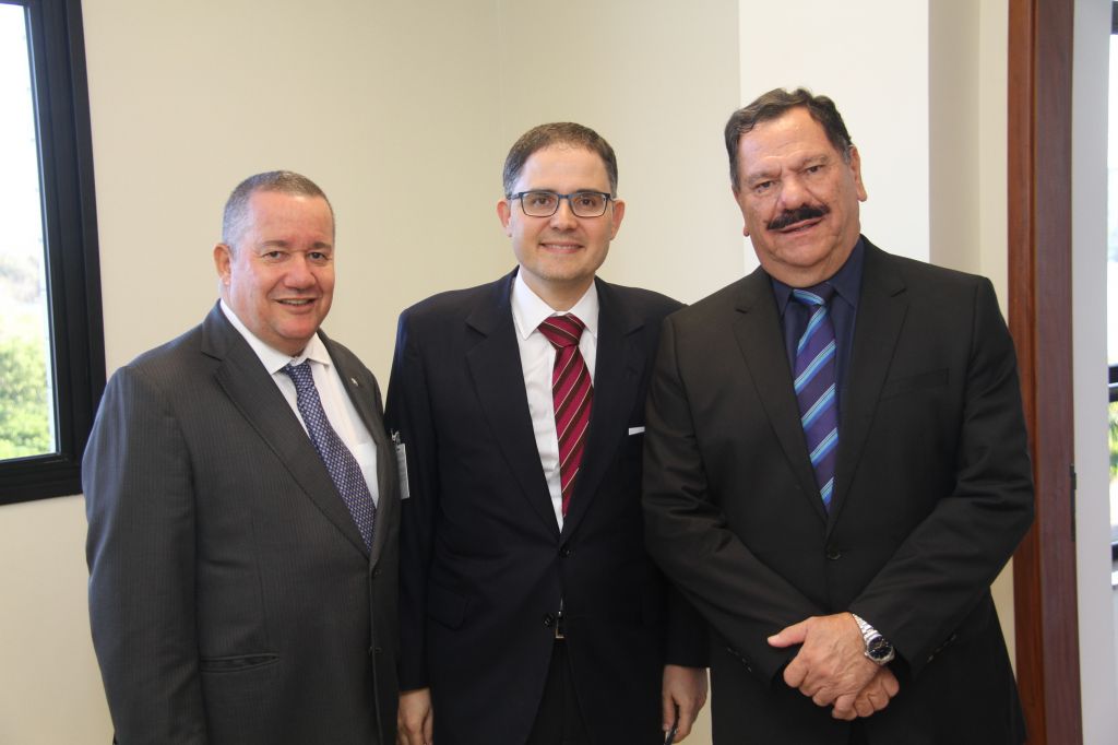 Homero Mafra, conselheiro Fernando Mattos e corregedor desembargador Ronaldo de Sousa. Foto: Divulga&ccedil;&atilde;o Justi&ccedil;a Federal. 