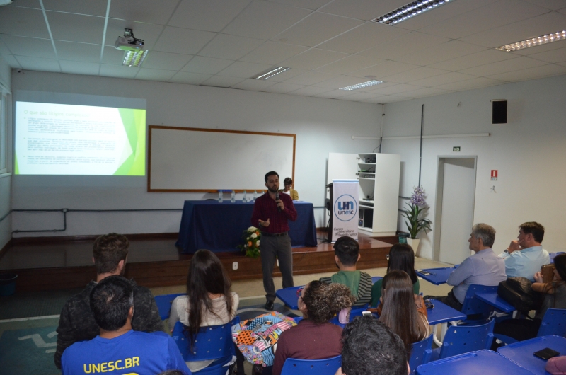 O primeiro minicurso foi realizado na cidade de Colatina com o auditório lotado de participantes.