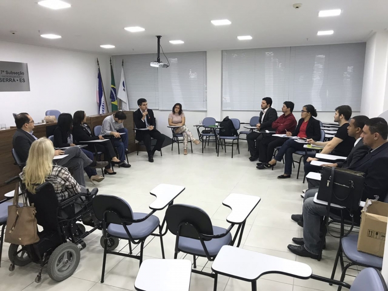 A iniciativa do debate partiu da 17ª Subseção que organizou o evento que teve a participação do presidente da Subseção de Serra, Ítalo Scaramussa, e da secretária-adjunta da OAB-ES, Erica Neves, representando a diretoria.