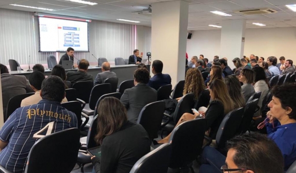 Com o auditório cheio, a Comissão Especial de Direito Cultural e Propriedade Intelectual promove seminário