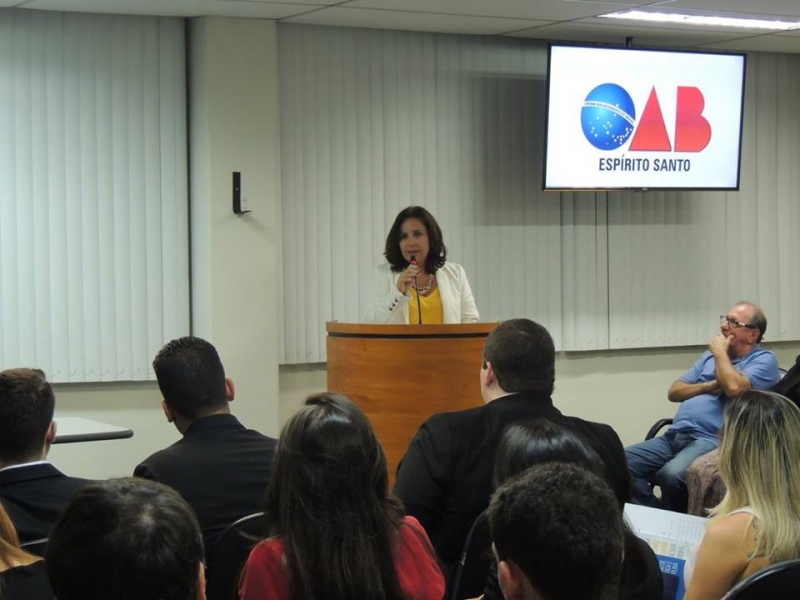 Vice-presidente da OAB-ES, Simone Silveira presidiu a reunião. Foto: Divulgação.