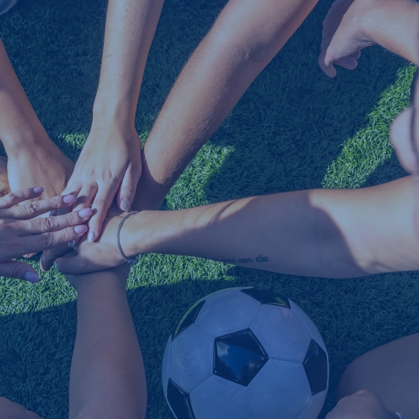 Cartão vermelho para a violência contra a mulher: OAB-ES e FES transformam o Capixabão em palco de conscientização