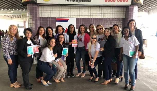 Comissão da Mulher Advogada realiza ação no terminal de Cariacica