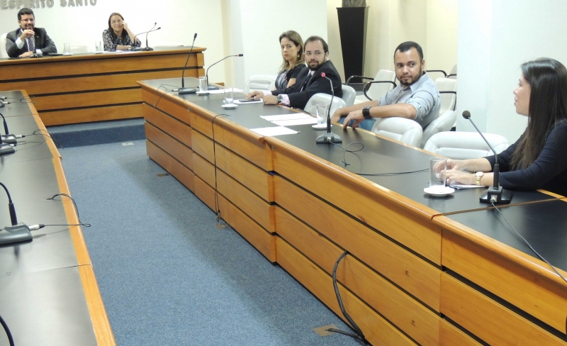 Comissão se reuniu nesta quarta-feira (24).