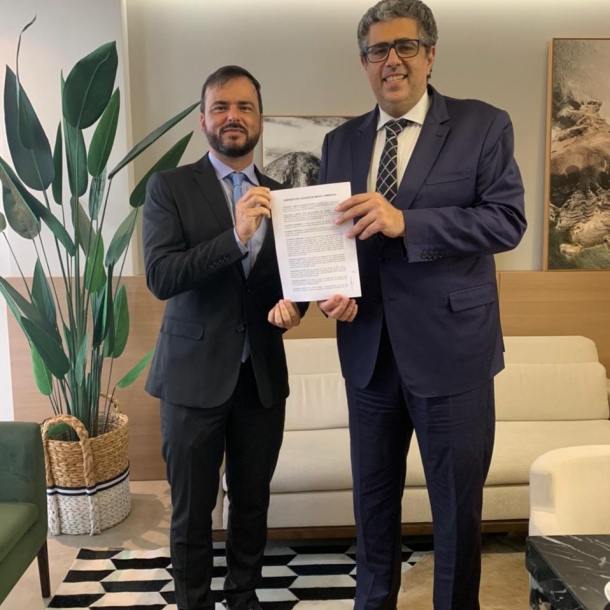 OAB-ES assina contrato para instalação da sala da advocacia em Rio Novo do Sul