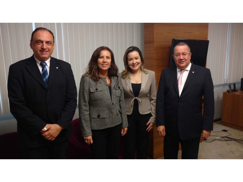 Diretoria da OAB-ES recebe diretora da ESA/OAB-PA, Cristina Alves Lourenço. Foto: Divulgação.