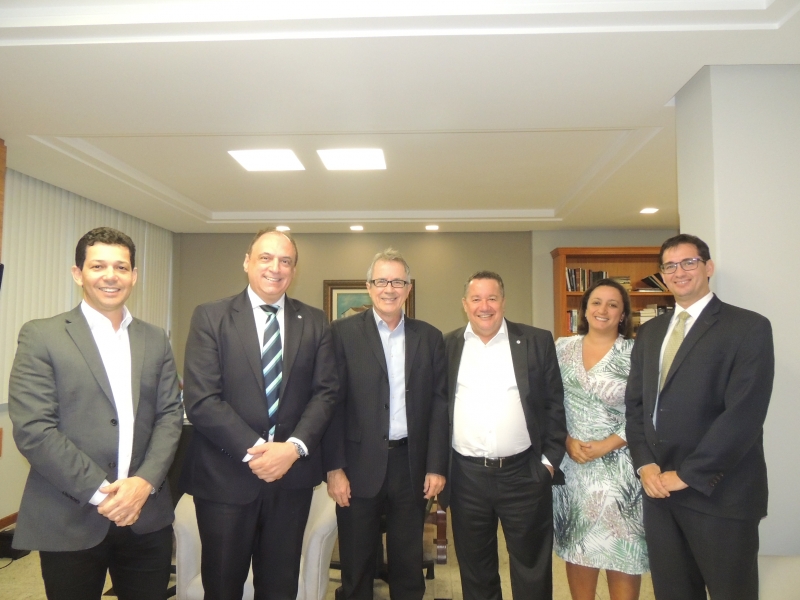 A OAB-ES discute a organização da IV Conferência Internacional de Direito Ambiental com o secretário de Turismo, Nerleo Caus.