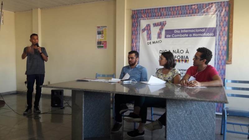 Em sua explanação, Renan Cadais, narrou o histórico dos avanços na luta pela garantia dos direitos da comunidade LGBT.