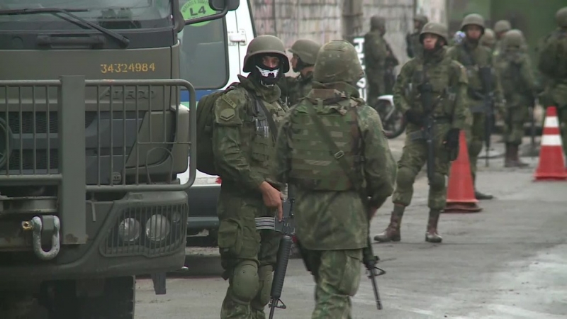 Militares fazem operação no Rio de Janeiro na manhã desta terça-feira (20) Foto: Reprodução/ TV Globo