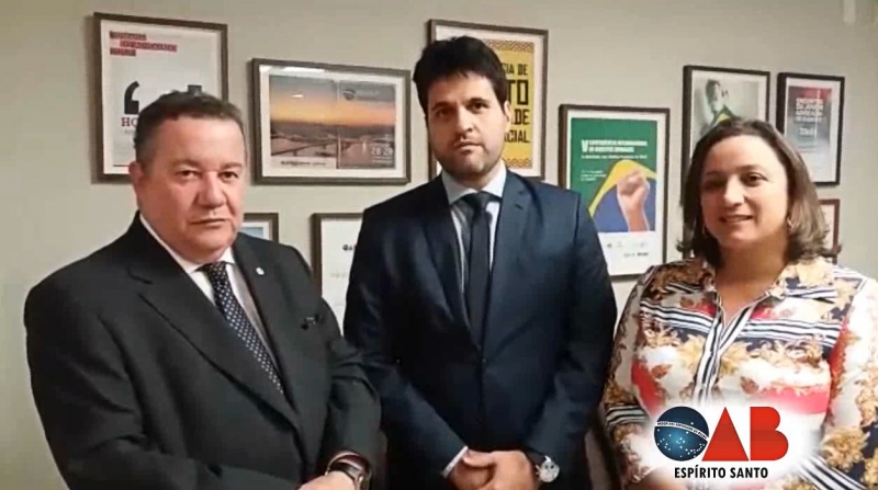 O presidente da OAB-ES, o presidente da Subseção de São Mateus, Patrick Malverdi, e a secretária geral adjunta da Ordem, Érica Neves