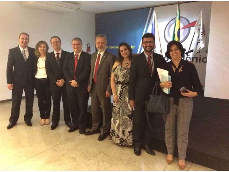 Representantes da OAB-ES e da faculdade. Foto; Divulgação.